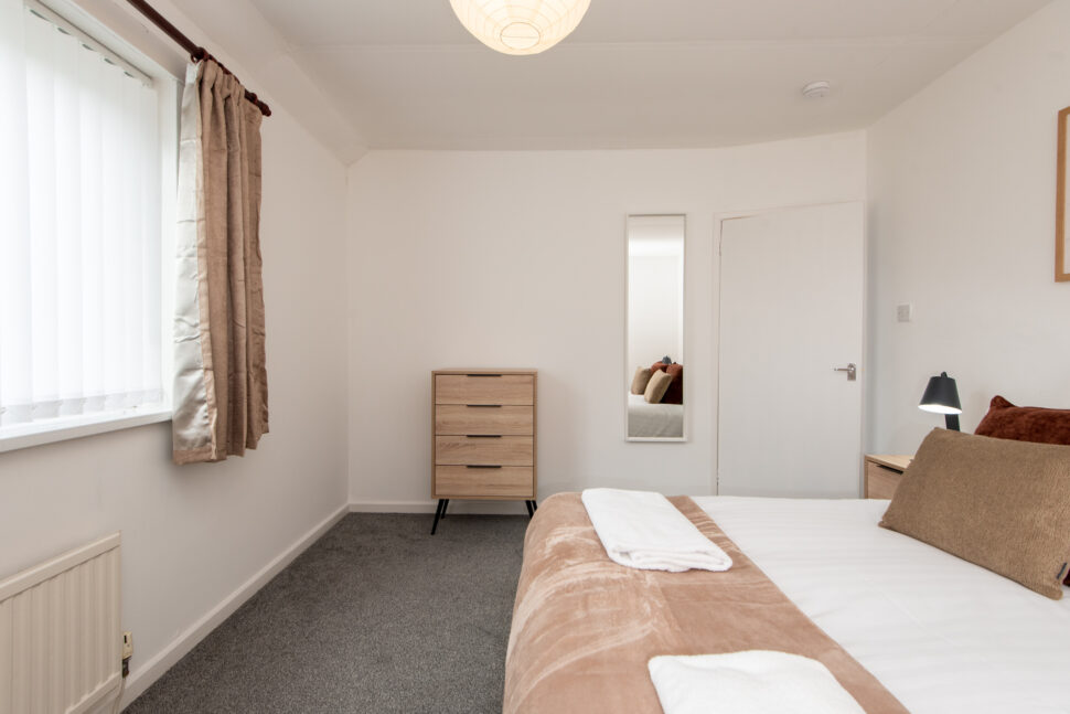 Short term lettings - fully equipped double bedroom