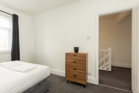 Short term rental - fully equipped double bedroom